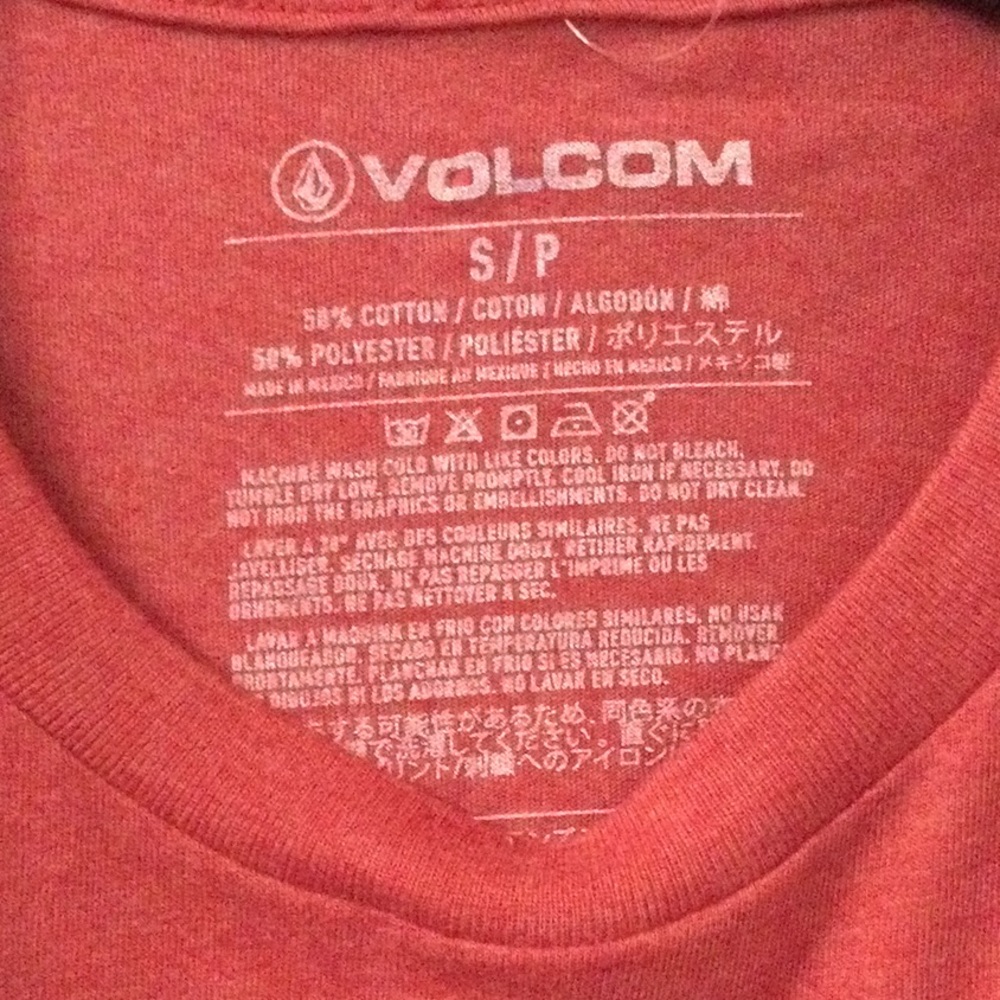 Volcom- red Tshirt - Picture 4 of 6